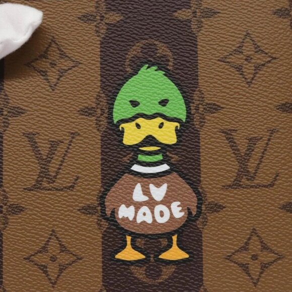 LOUIS VUITTON Monogram Stripe NIGO Quverture Carnet Cover - Picture 10 of 15